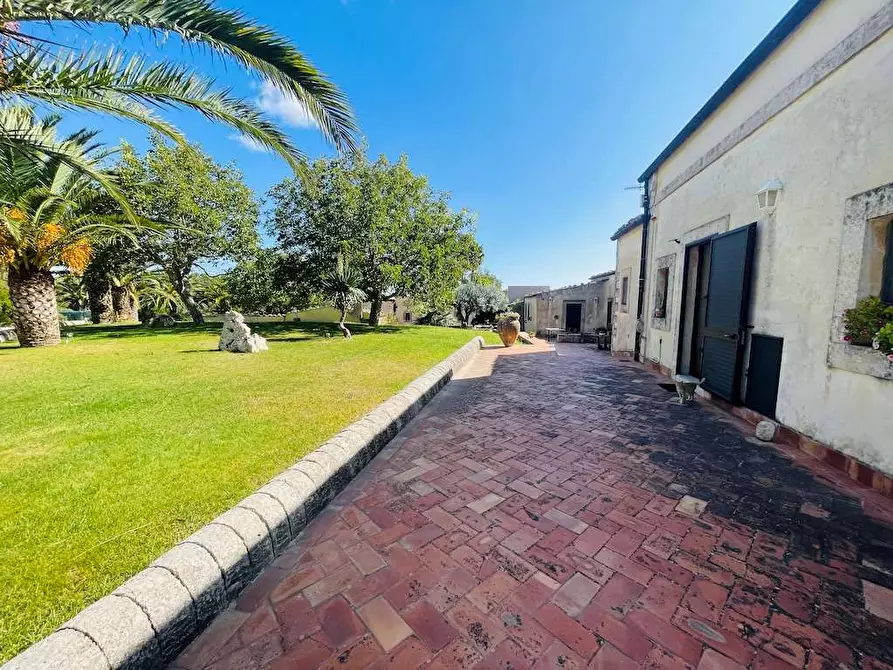 Immagine 11 di Rustico / casale in vendita  in sp 24 a Noto