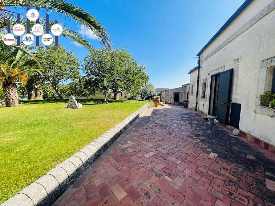 Immagine 11 di Rustico / casale in vendita  in sp 24 a Noto