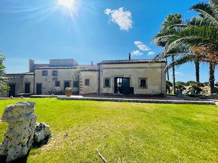 Immagine 12 di Rustico / casale in vendita  in sp 24 a Noto