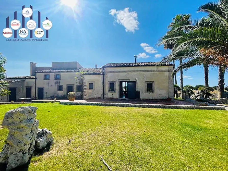 Immagine 12 di Rustico / casale in vendita  in sp 24 a Noto