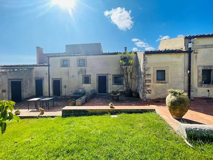 Immagine 14 di Rustico / casale in vendita  in sp 24 a Noto