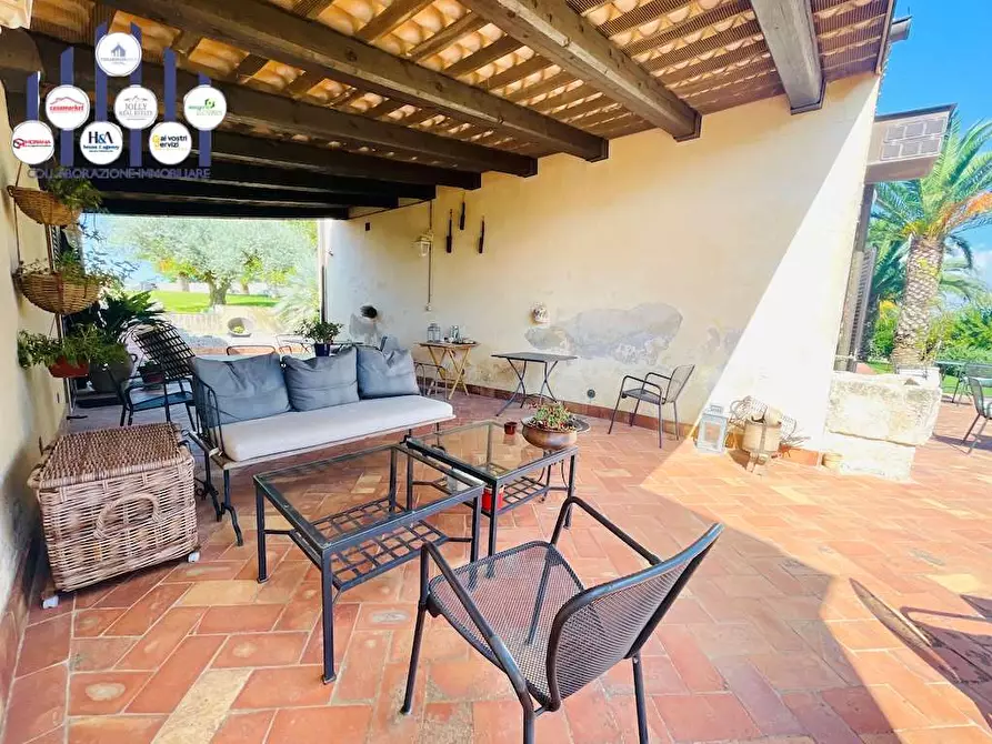 Immagine 49 di Rustico / casale in vendita  in sp 24 a Noto