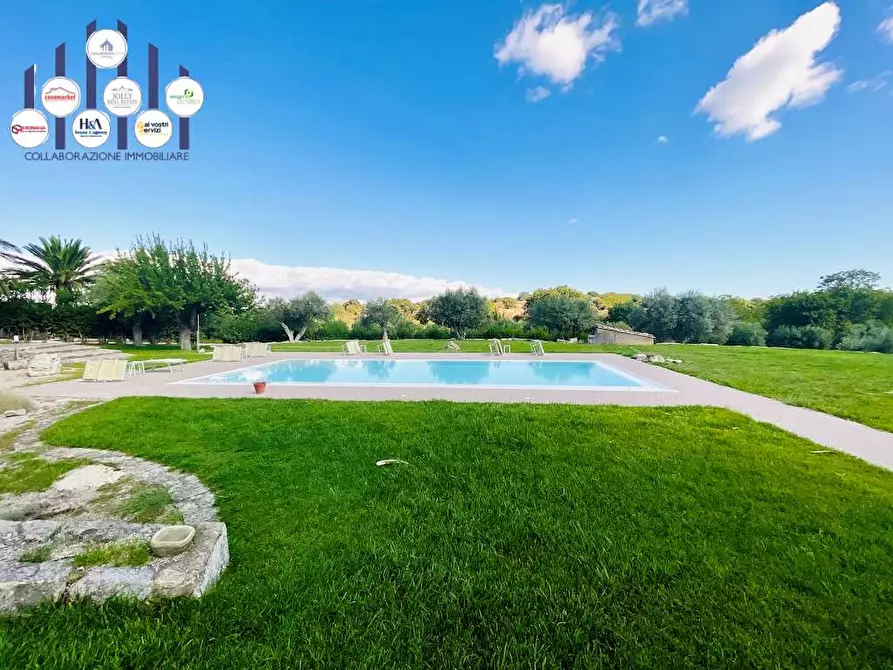 Immagine 65 di Rustico / casale in vendita  in sp 24 a Noto