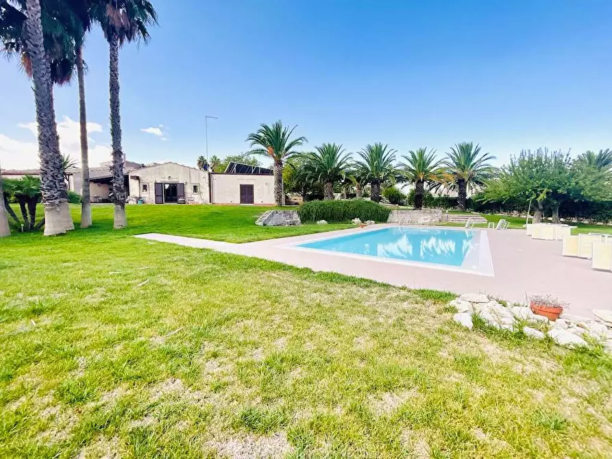 Immagine 67 di Rustico / casale in vendita  in sp 24 a Noto