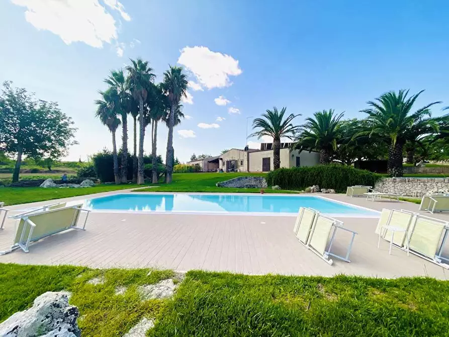 Immagine 68 di Rustico / casale in vendita  in sp 24 a Noto