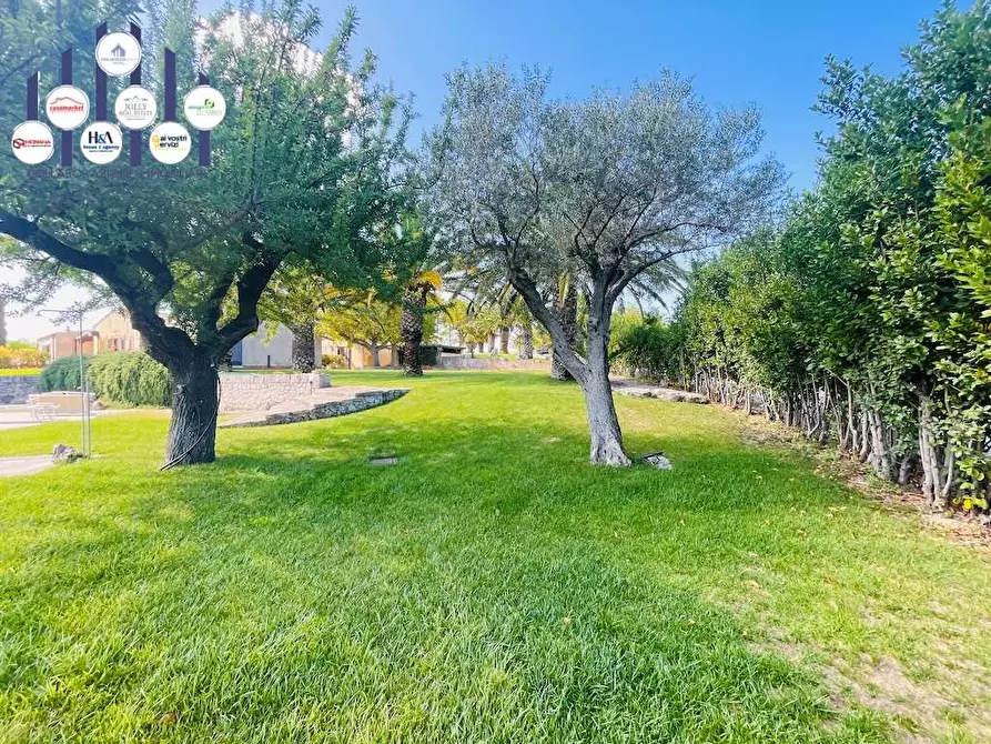 Immagine 70 di Rustico / casale in vendita  in sp 24 a Noto