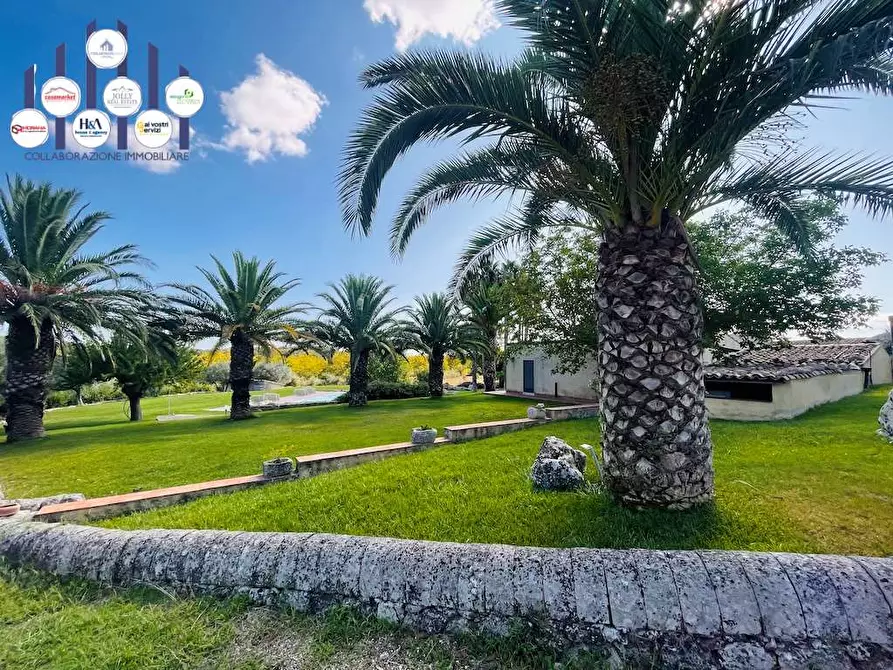 Immagine 73 di Rustico / casale in vendita  in sp 24 a Noto