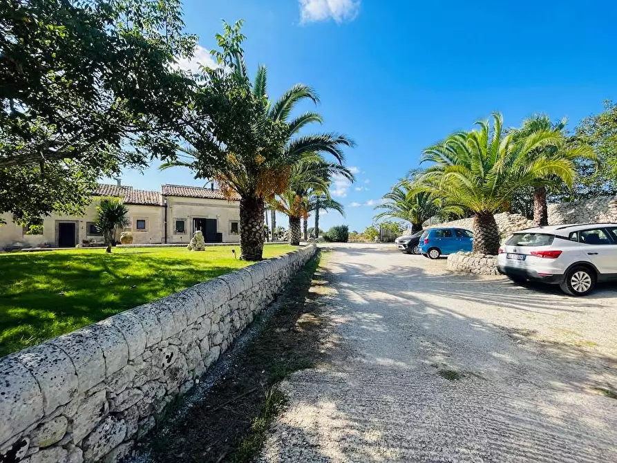 Immagine 75 di Rustico / casale in vendita  in sp 24 a Noto