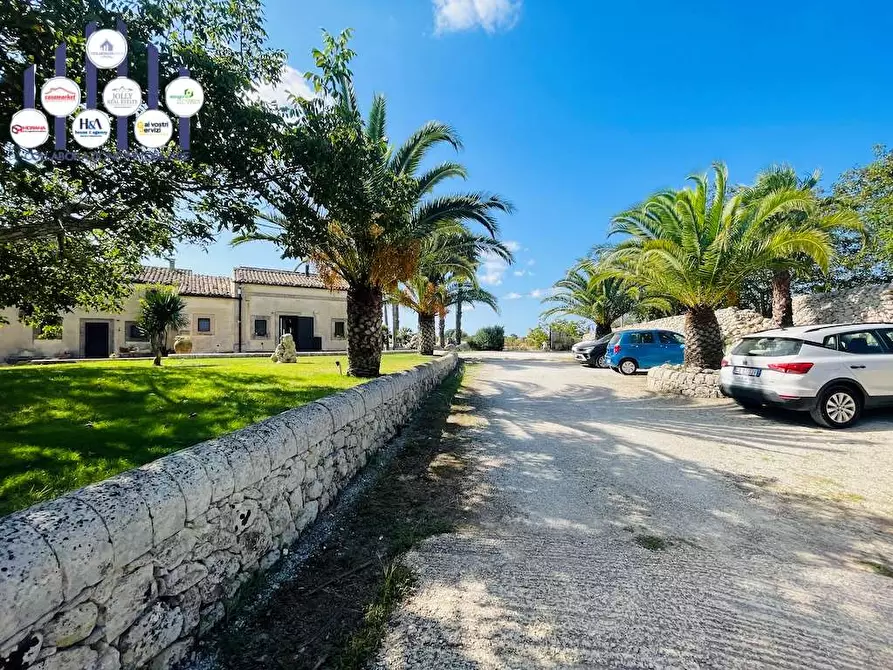 Immagine 75 di Rustico / casale in vendita  in sp 24 a Noto