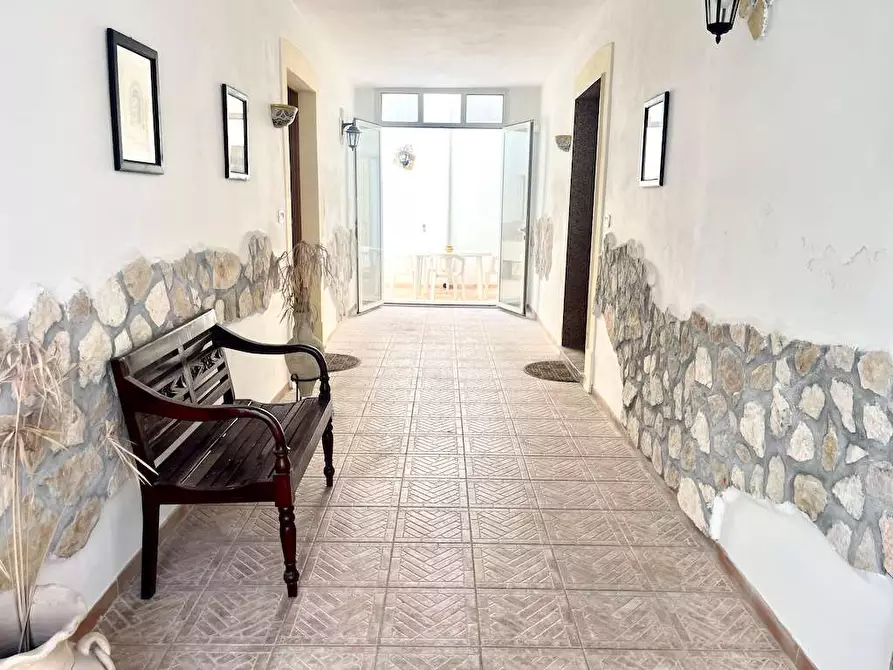 Immagine 2 di Stabile in vendita  in Via Torino a Siracusa