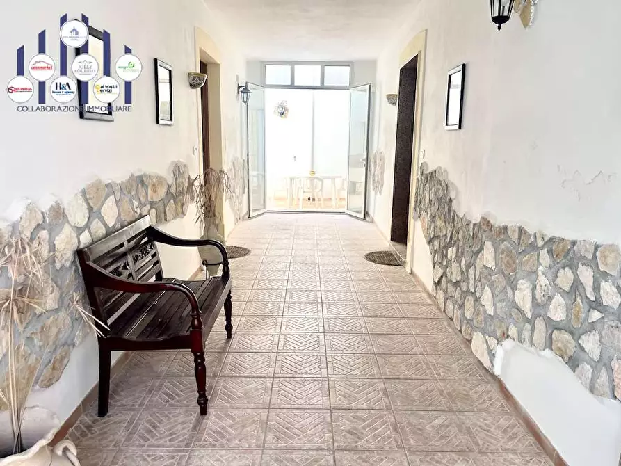 Immagine 2 di Stabile in vendita  in Via Torino a Siracusa