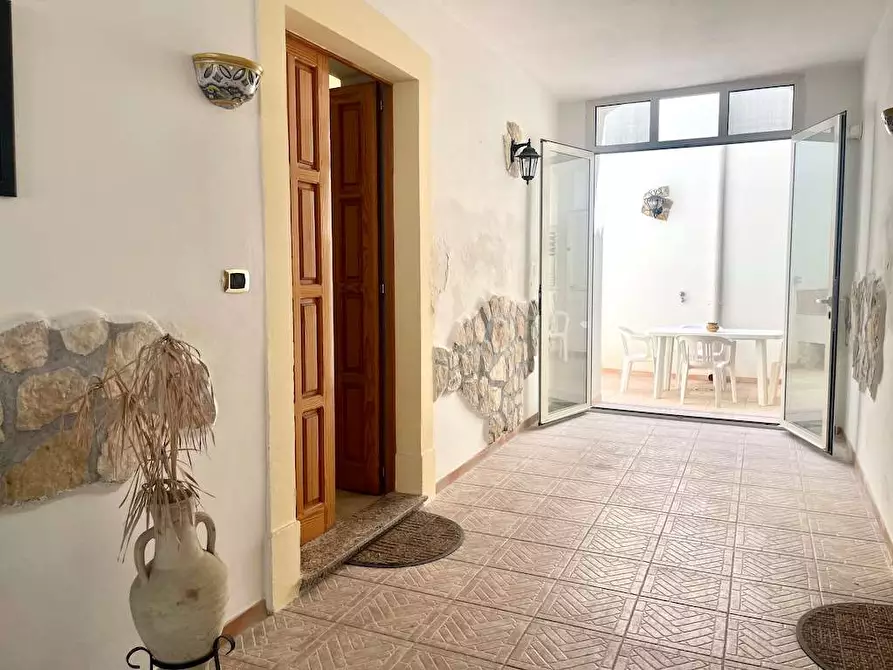 Immagine 4 di Stabile in vendita  in Via Torino a Siracusa