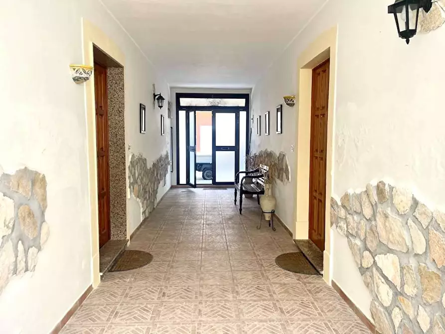 Immagine 5 di Stabile in vendita  in Via Torino a Siracusa