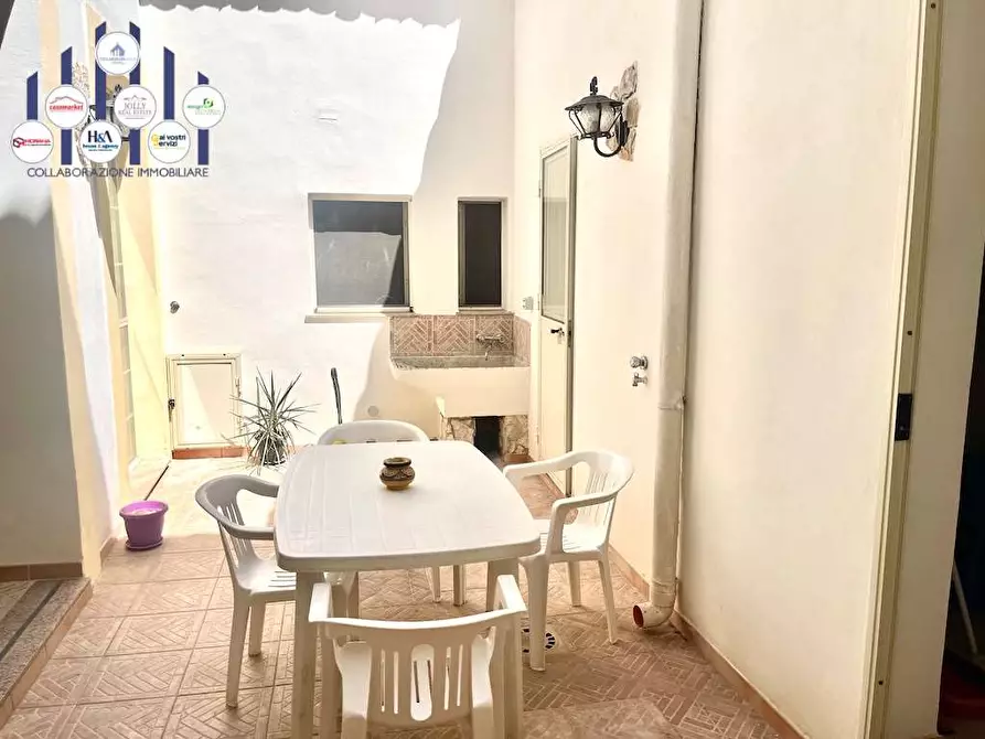 Immagine 8 di Stabile in vendita  in Via Torino a Siracusa