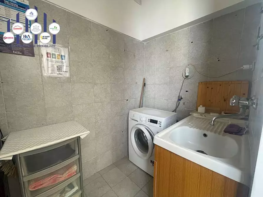 Immagine 9 di Stabile in vendita  in Via Torino a Siracusa