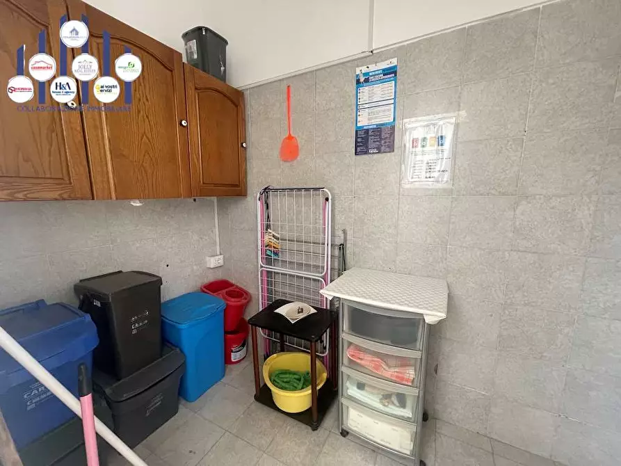 Immagine 10 di Stabile in vendita  in Via Torino a Siracusa