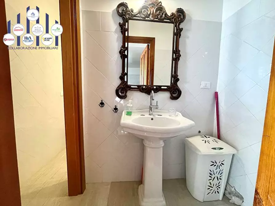 Immagine 15 di Stabile in vendita  in Via Torino a Siracusa