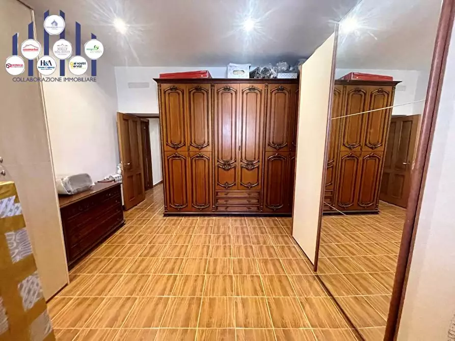 Immagine 25 di Stabile in vendita  in Via Torino a Siracusa