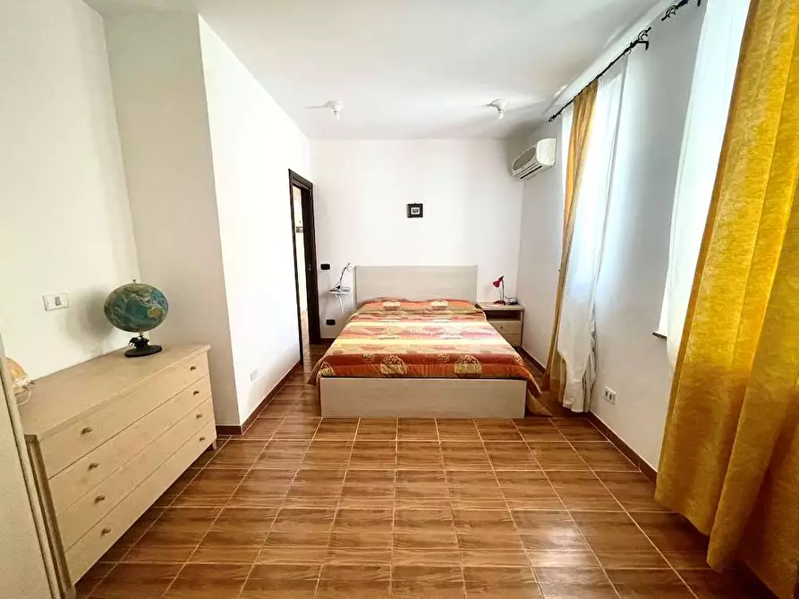 Immagine 32 di Stabile in vendita  in Via Torino a Siracusa