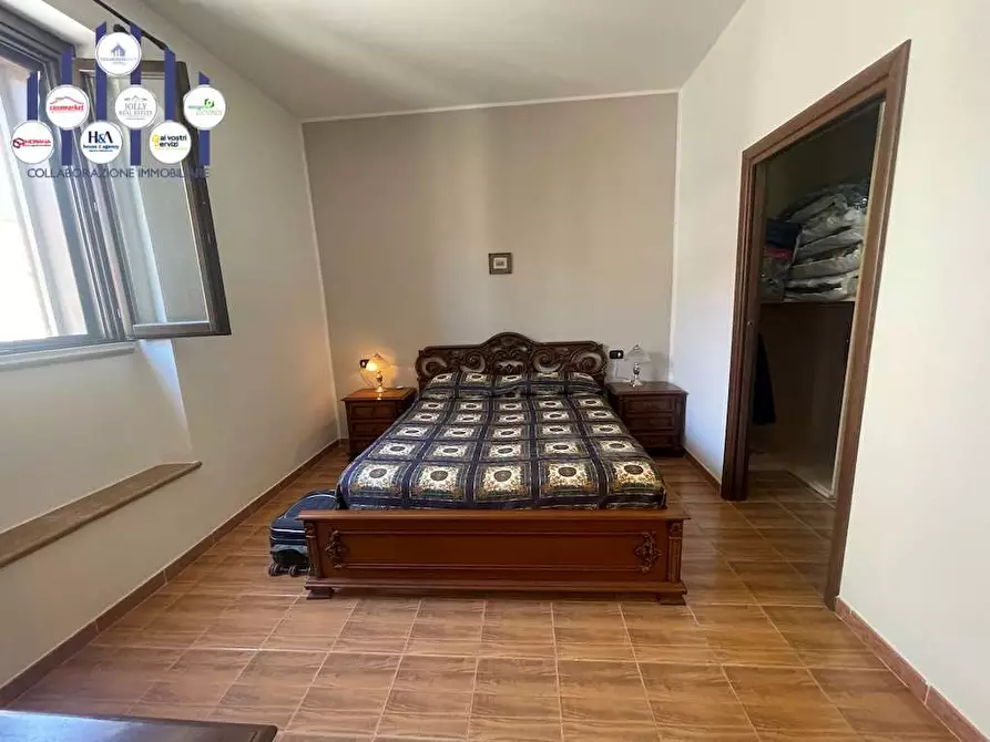 Immagine 37 di Stabile in vendita  in Via Torino a Siracusa