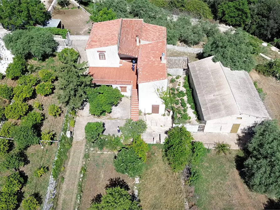 Immagine 19 di Villa in vendita  in Contrada condotte a Canicattini Bagni