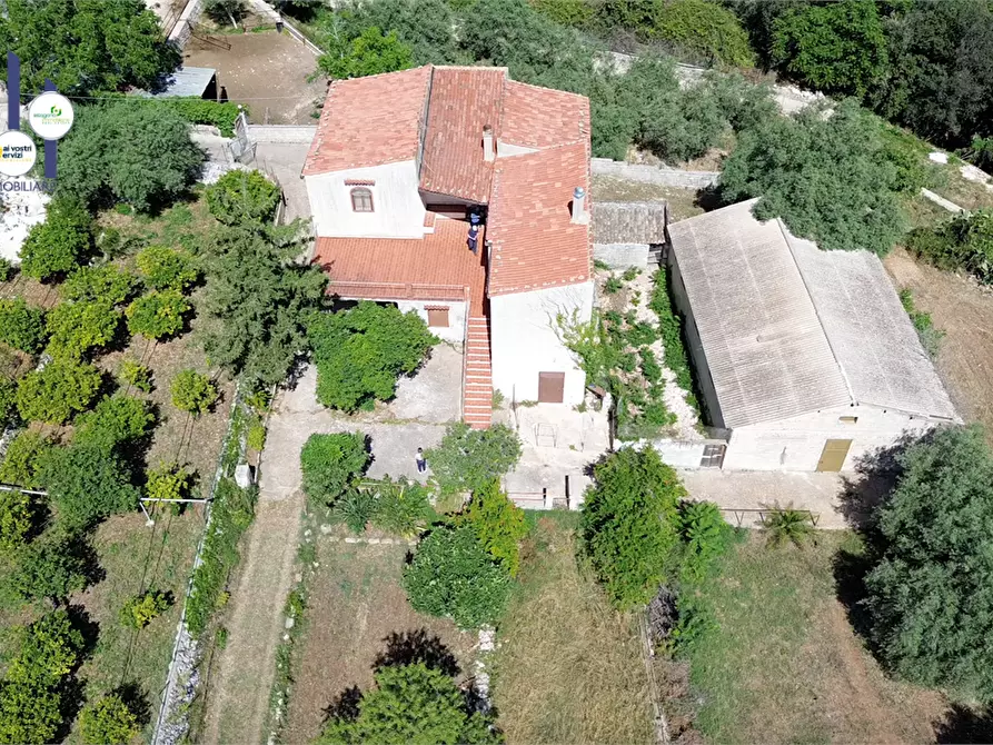 Immagine 19 di Villa in vendita  in Contrada condotte a Canicattini Bagni