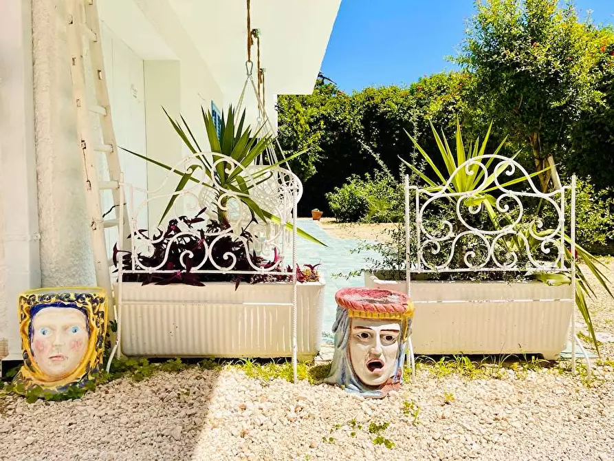 Immagine 6 di Villa in vendita  in Via Senigallia a Siracusa