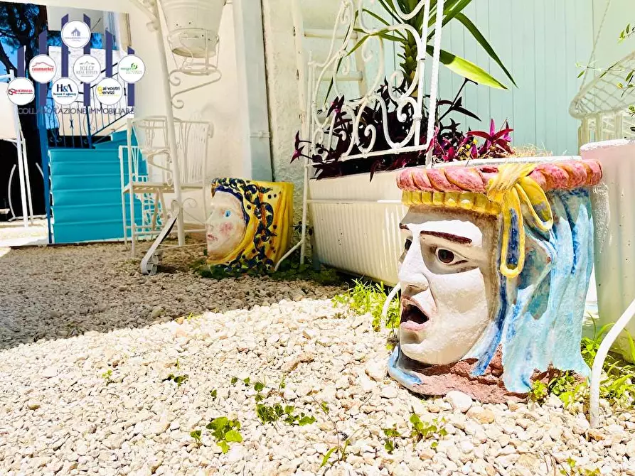 Immagine 8 di Villa in vendita  in Via Senigallia a Siracusa