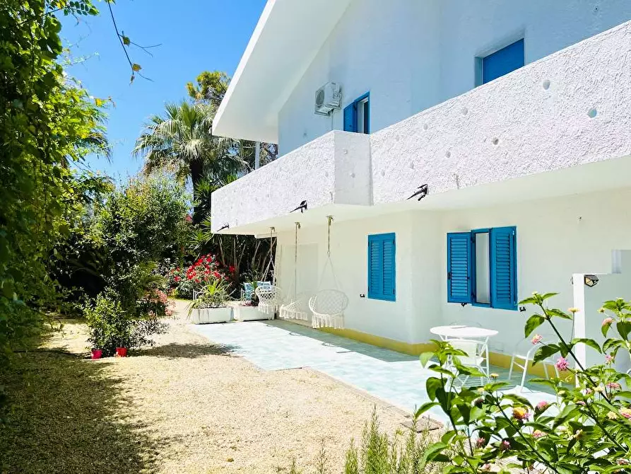 Immagine 10 di Villa in vendita  in Via Senigallia a Siracusa