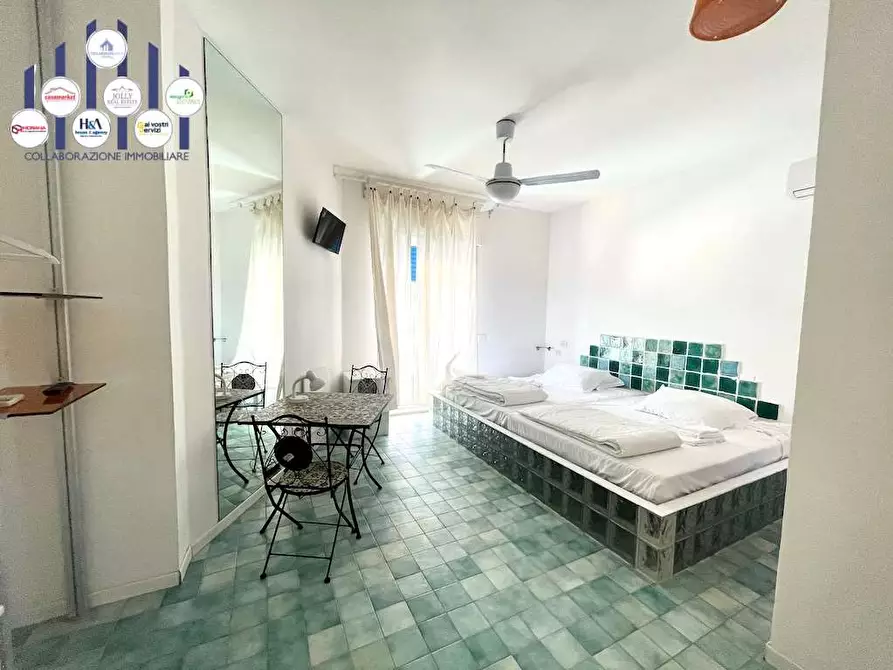 Immagine 30 di Villa in vendita  in Via Senigallia a Siracusa