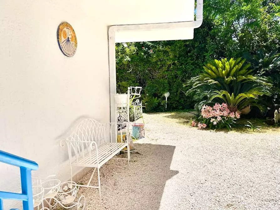 Immagine 36 di Villa in vendita  in Via Senigallia a Siracusa