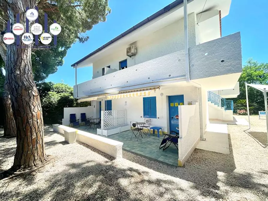 Immagine 38 di Villa in vendita  in Via Senigallia a Siracusa