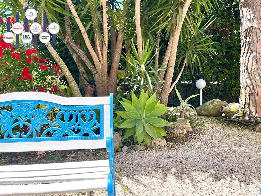 Immagine 50 di Villa in vendita  in Via Senigallia a Siracusa