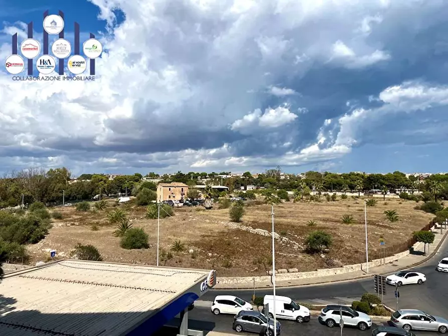 Immagine 9 di Trilocale in vendita  in Corso Gelone a Siracusa