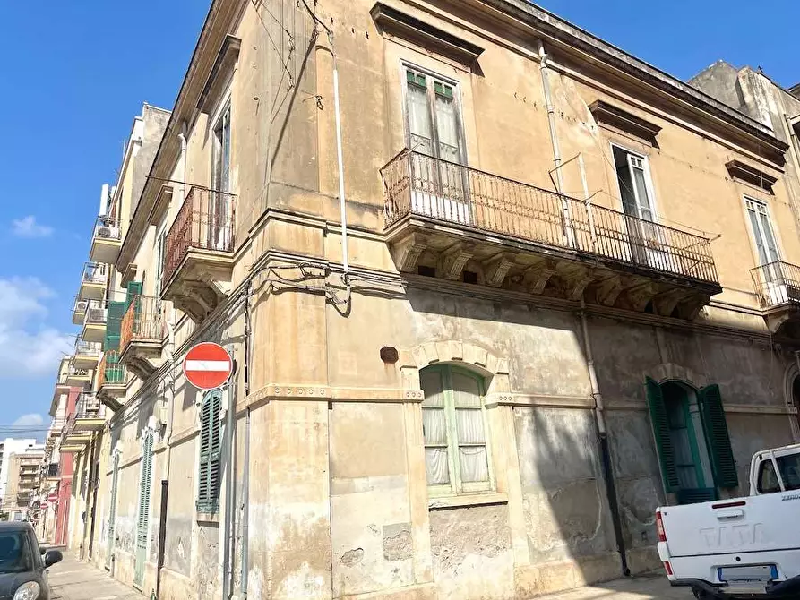 Immagine 1 di Stabile in vendita  in Via Isonzo a Siracusa