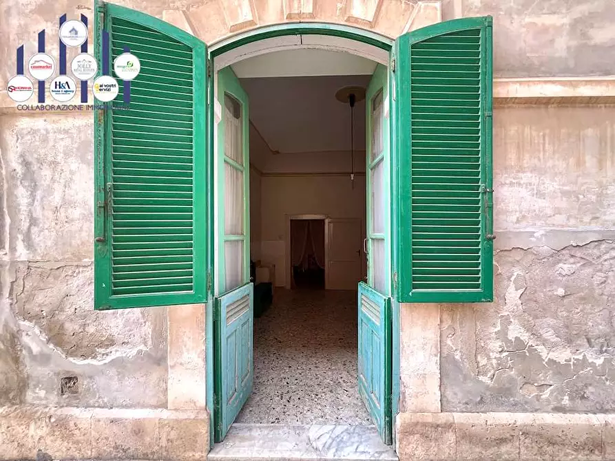 Immagine 2 di Stabile in vendita  in Via Isonzo a Siracusa