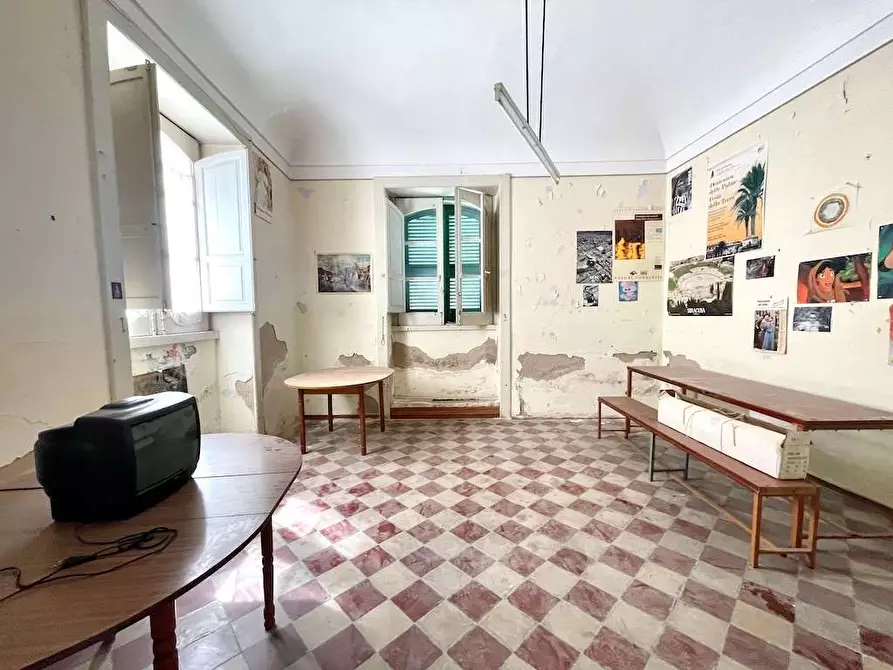 Immagine 4 di Stabile in vendita  in Via Isonzo a Siracusa