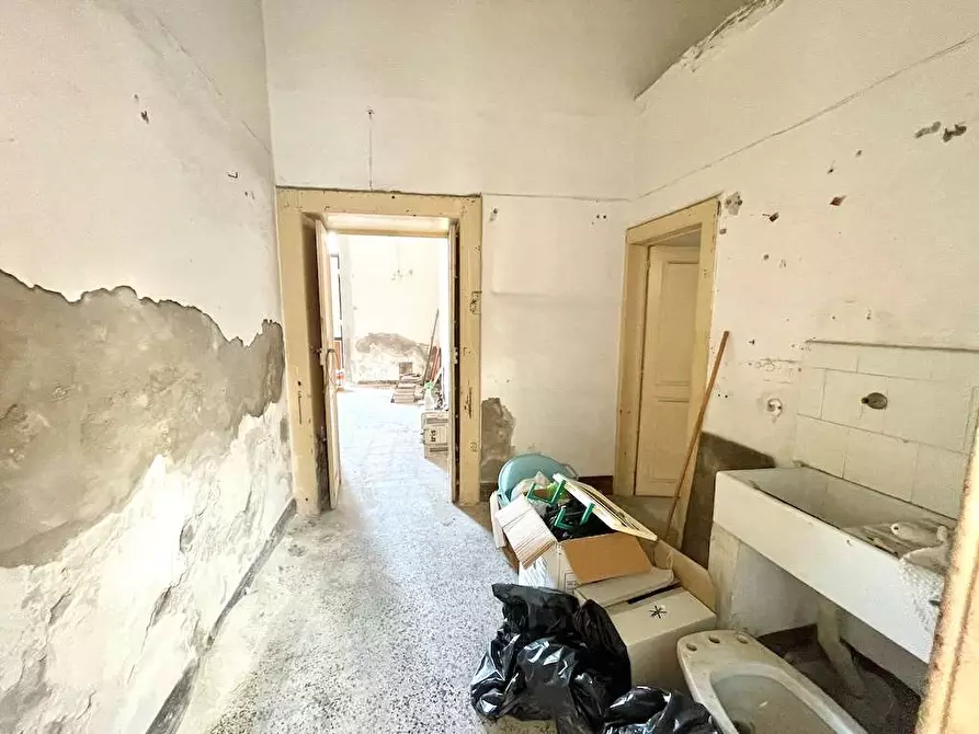 Immagine 11 di Stabile in vendita  in Via Isonzo a Siracusa