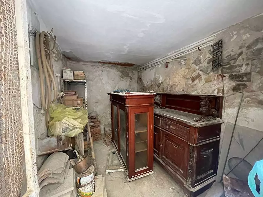 Immagine 14 di Stabile in vendita  in Via Isonzo a Siracusa