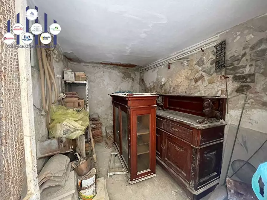 Immagine 14 di Stabile in vendita  in Via Isonzo a Siracusa