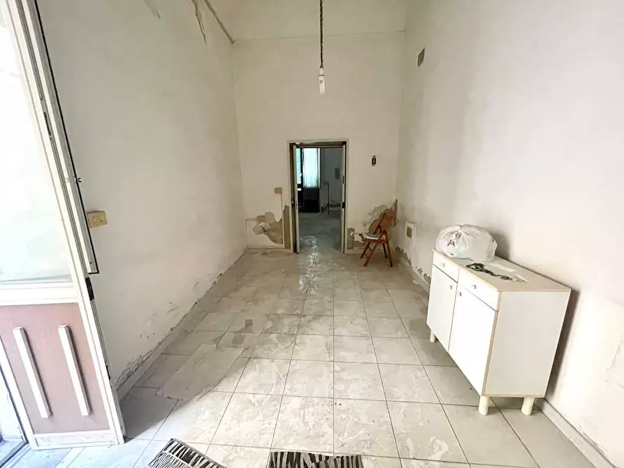 Immagine 15 di Stabile in vendita  in Via Isonzo a Siracusa