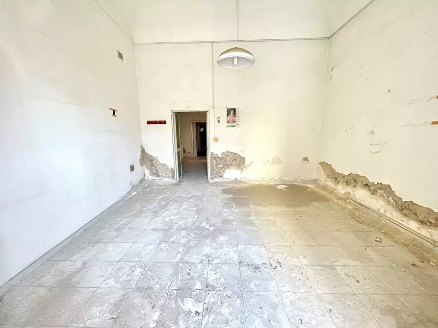 Immagine 17 di Stabile in vendita  in Via Isonzo a Siracusa