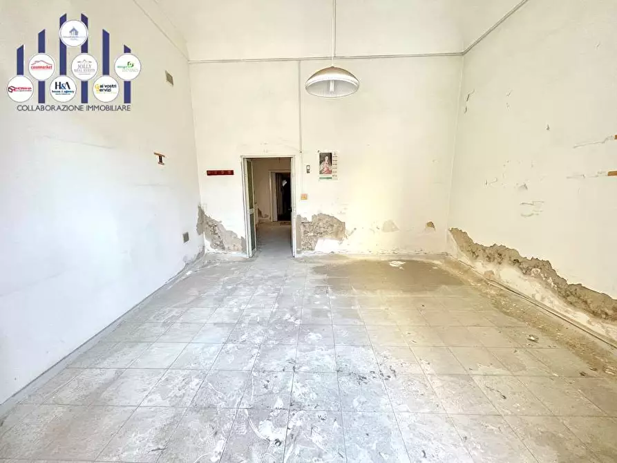 Immagine 17 di Stabile in vendita  in Via Isonzo a Siracusa