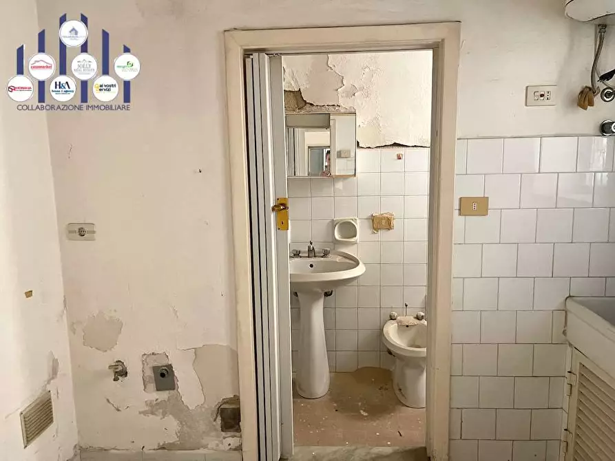 Immagine 19 di Stabile in vendita  in Via Isonzo a Siracusa