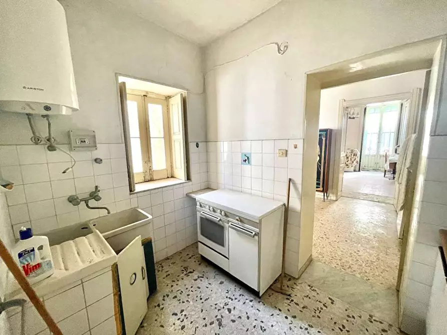 Immagine 29 di Stabile in vendita  in Via Isonzo a Siracusa
