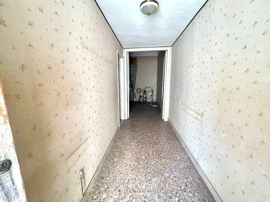 Immagine 39 di Stabile in vendita  in Via Isonzo a Siracusa