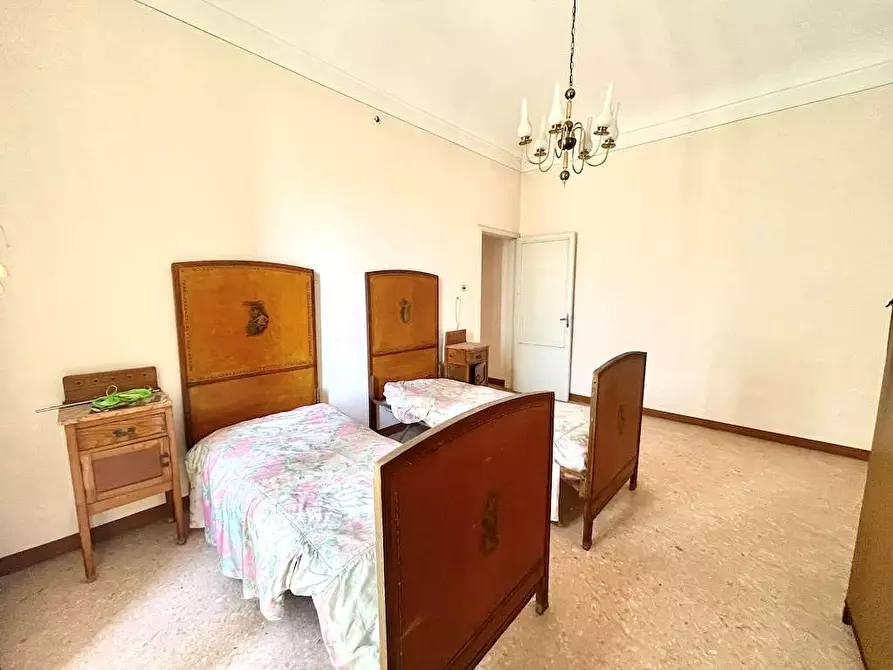 Immagine 46 di Stabile in vendita  in Via Isonzo a Siracusa