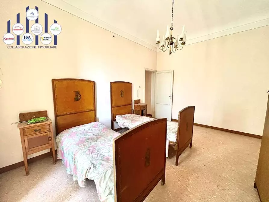 Immagine 46 di Stabile in vendita  in Via Isonzo a Siracusa