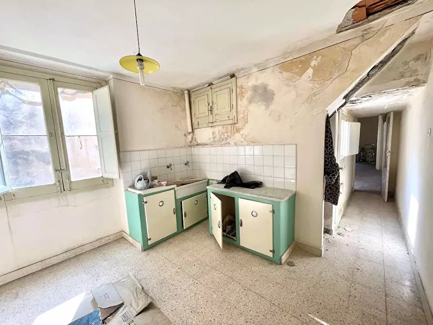 Immagine 48 di Stabile in vendita  in Via Isonzo a Siracusa