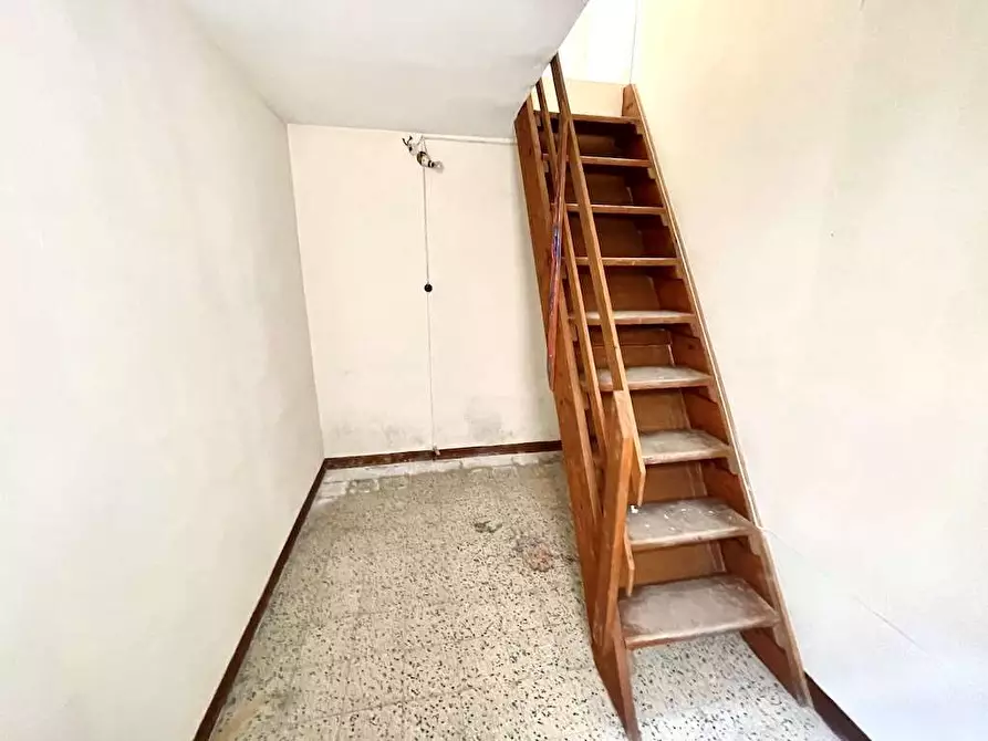 Immagine 51 di Stabile in vendita  in Via Isonzo a Siracusa